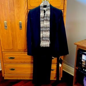 Black size 14 women’s LeSuit new with tags; originally $200